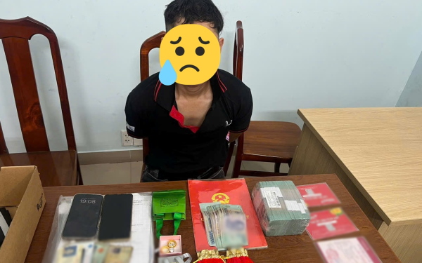 Phát hiện hơn 1 tỷ đồng, 11 chỉ vàng, 3 sổ tiết kiệm trong cốp xe máy, Đỗ Tấn Được "cuỗm sạch" rồi đi mua quà cho bạn gái