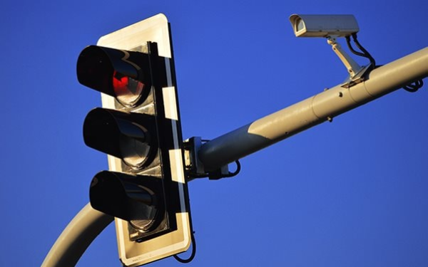 Camera AI giao thông mắc lỗi khó hiểu từng khiến 2.000 tài xế ở đây dính phạt oan, 626 người bị tước bằng