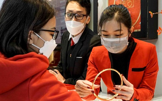 Cập nhật giá vàng sáng 2.1: Chìm sâu dưới ngưỡng 153 triệu đồng/lượng