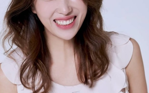 Căng đét ngày đầu năm: Cắt sóng triệt để nữ ca sĩ đình đám lắm phốt