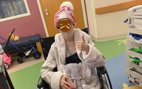 Học sinh cấp 2 đã mắc ung thư đại trực tràng giai đoạn cuối, bố mẹ ôm nhau khóc khi biết bỏ lỡ 1 dấu hiệu suốt 2 năm