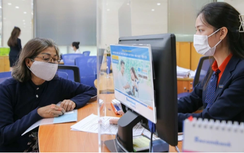 Chính thức từ ngày mai (5/1): Đối tượng này không thể mở thẻ ngân hàng!