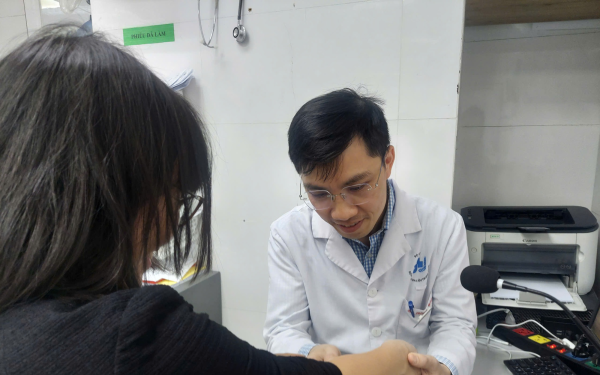 Chỉ vì 1 sai lầm, tế bào ác tính “ăn” mất 1 bên mắt: Bác sĩ cảnh báo dấu hiệu cần nghĩ tới ung thư