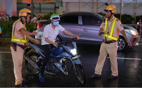 CSGT có kiểm tra giấy khám sức khỏe của tài xế không?