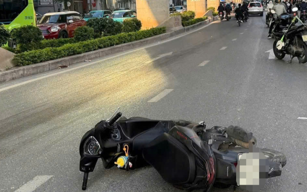 Người đàn ông gặp tai nạn, tử vong trên phố Hà Nội: Camera hé lộ nguyên nhân