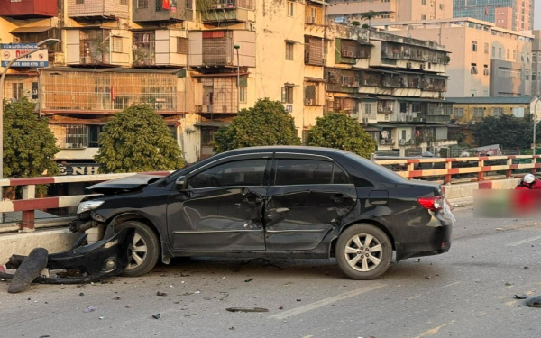 Nữ tài xế ô tô buồn ngủ gây tai nạn liên hoàn ở Hà Nội, 1 người tử vong tại chỗ