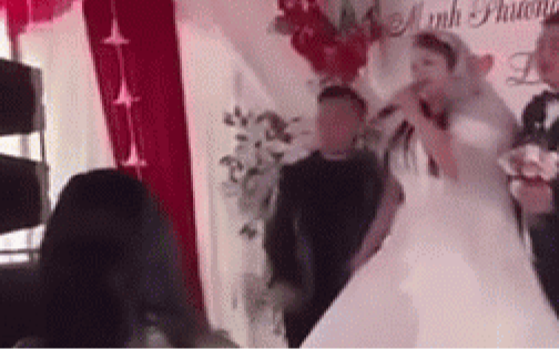 Bị ném mắm tôm vào người trong ngày cưới: Cô dâu đang rất áp lực vì những lời bịa đặt trên MXH