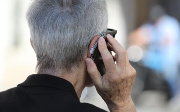 Tài khoản bỗng dưng bị trừ 100 triệu, người đàn ông gọi điện khiếu nại thì mất tiếp gần 200 triệu đồng: Ngân hàng không có lỗi