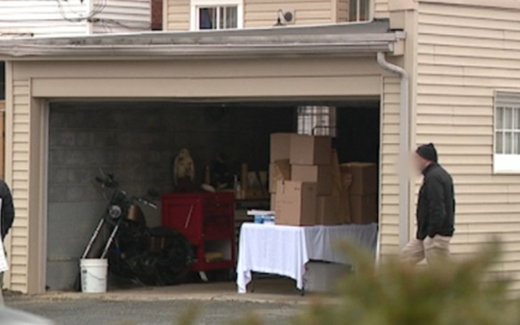 Rúng động nước Mỹ: Hơn 100 phần thi thể người được phát hiện trong nhà riêng, kho chứa của gã đàn ông 34 tuổi