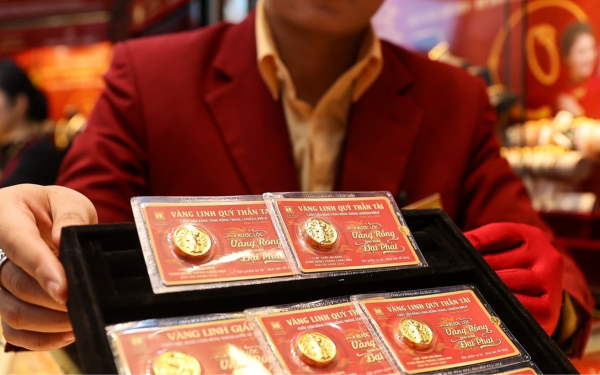 Giá vàng hôm nay 12/1/2026 dự báo tăng, vàng miếng SJC bật mạnh