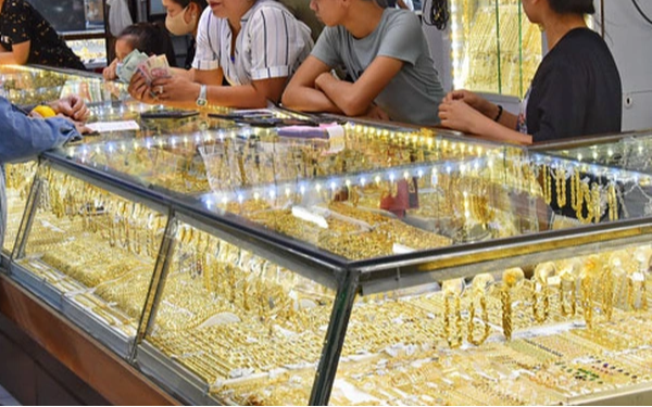 Giá vàng hôm nay 12-1: Vừa mở cửa đã tăng nhanh
