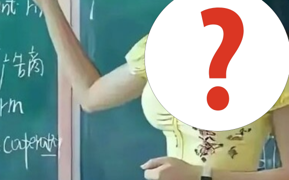 Đến trường đón con, mẹ ngán ngẩm khi thấy cô giáo đứng giảng bài tiếng Anh, chụp vội tấm hình đăng lên mạng