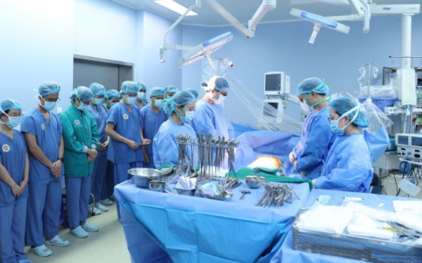 Nữ điều dưỡng qua đời vì đột quỵ, gia đình có nghĩa cử cao đẹp cứu sống nhiều người