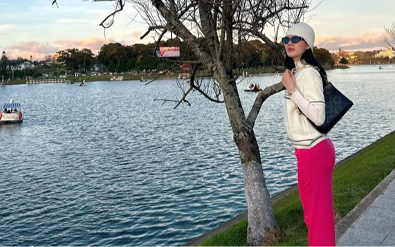 Ngọc Trinh lên tiếng tin ở ẩn vì có bầu