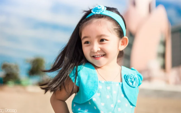 Con gái buồn vì được bố đặt tên quá kêu: Kỷ Thượng Tiên Đan, biết tên các thành viên khác trong gia đình, dân mạng trầm trồ