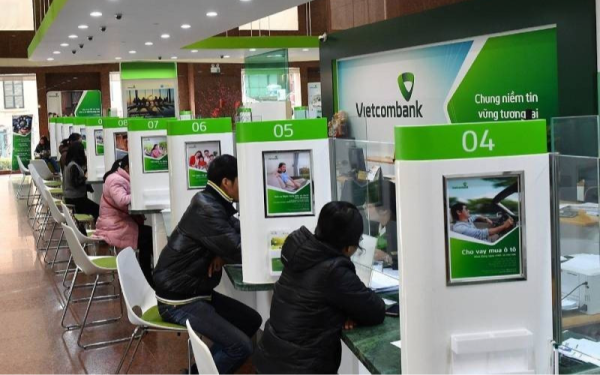 Vietcombank khóa tài khoản, ngưng giao dịch rút tiền, chuyển tiền với các tài khoản sau