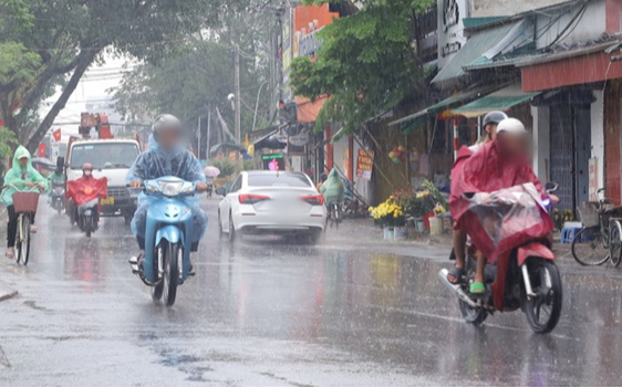 Cảnh báo thời tiết nguy hiểm: Nội thành Hà Nội có nguy cơ dông, lốc, sét và mưa đá