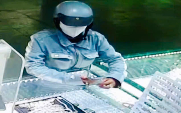 Người phụ nữ trộm vàng trắng trị giá 160 triệu bị bắt sau 7 giờ truy xét: Quá khứ bất hảo