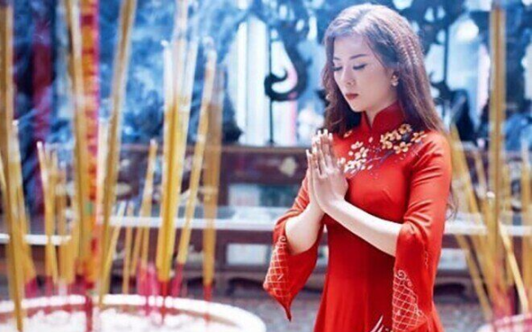 Khung giờ đẹp thắp hương ngày mai - mùng 1 tháng Chạp năm Ất Tỵ, 3 việc cần làm để tháng cuối năm may mắn