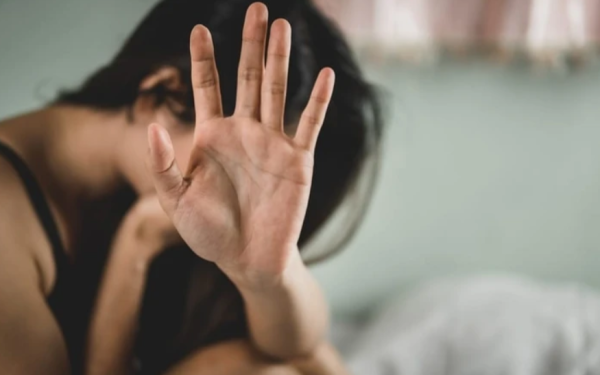 Thiếu nữ đột nhiên co giật, đột quỵ khi làm "chuyện ấy", bác sĩ cấp cứu: Có 1 thứ "lắc lư" trong tim!