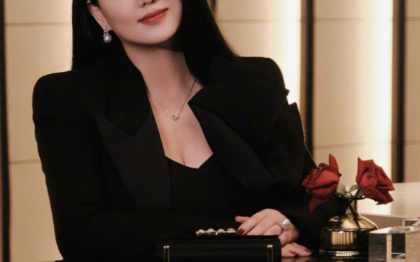 "Cấm cửa" MC giàu nhất showbiz sở hữu khối tài sản 188 nghìn tỷ và hơn 70 căn nhà