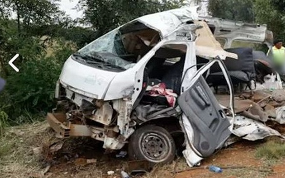 Xe đưa đón học sinh gặp nạn khiến 13 người tử vong