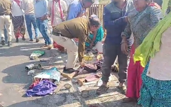 5 nữ công nhân bị ô tô tông tử vong khi đang ngồi ăn trưa