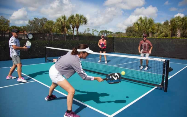 Chuyên gia giải đáp vì sao nhiều người trẻ khỏe, chơi thể thao thường xuyên vẫn có thể đột quỵ