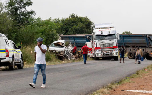 Xe buýt chở học sinh gặp tai nạn nghiêm trọng trên đường đến trường, ít nhất 11 nạn nhân thiệt mạng