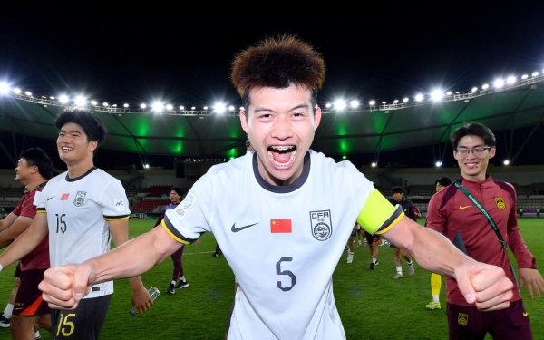 Cầu thủ Trung Quốc: 