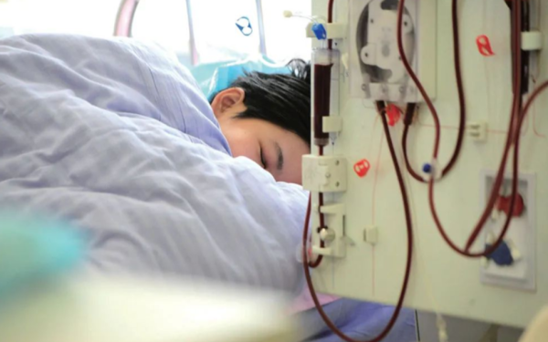 18 tuổi đã suy thận giai đoạn cuối, nữ sinh bật khóc: "Nếu có thể quay lại, tôi nhất định không quên làm 1 việc"