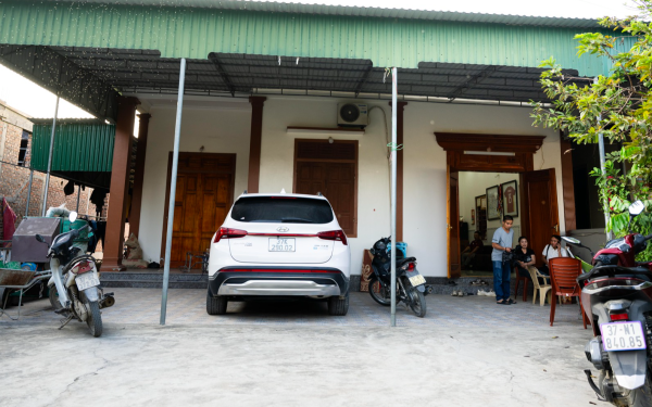 "Bóc" khối tài sản của tiền đạo Đình Bắc: Ở tuổi 22 đã lót tay tiền tỷ, nhìn căn nhà mới xây cho bố mẹ ai nấy ch:oáng váng