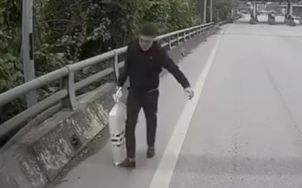 Vụ nhặt được bao tải 1 tỉ đồng trên cao tốc: Người trong cuộc lên tiếng