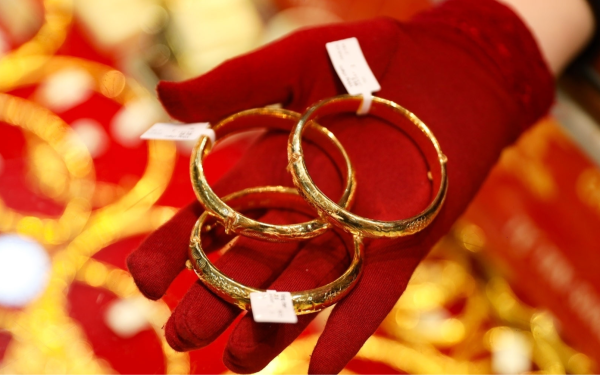 Giá vàng hôm nay 26/1/2026 leo sát 5.000 USD/ounce, vàng SJC ở mức cao kỷ lục