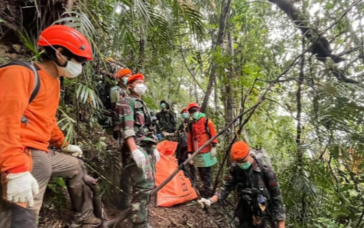 Phép màu không xảy ra, tìm thấy thi thể của toàn bộ nạn nhân trên máy bay gặp nạn