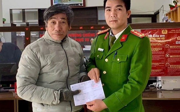 Người đàn ông SN 1956 tới Agribank chuyển khoản 70 triệu đồng, giao dịch thành công liền báo công an phường