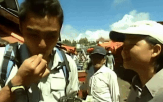 "Hoàng tử châu Á" Minh Đạo bị khán giả đòi đuổi khỏi showbiz sau khi lộ video ăn thịt dơi "nhạy cảm"