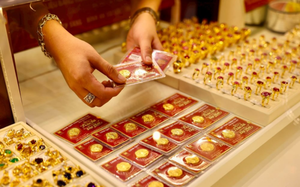 Giá vàng hôm nay 30/1/2026 tuột dốc, rồi lại đảo chiều ngoạn mục