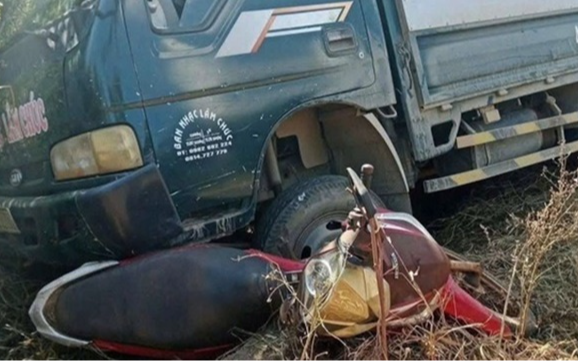 Hiện trường vụ xe tải không người lái trôi tự do, tông tử vong cháu bé 10 tuổi