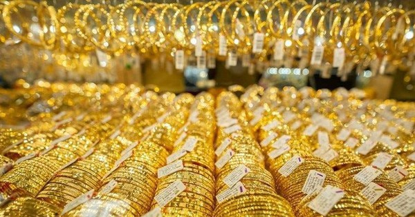 Giá vàng biến động mạnh, chuyên gia cảnh báo về thời điểm “dừng cuộc chơi”