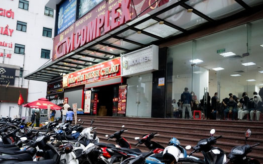 SJC tạm ngưng giao dịch một số điểm kinh doanh trong bối cảnh giá vàng biến động mạnh