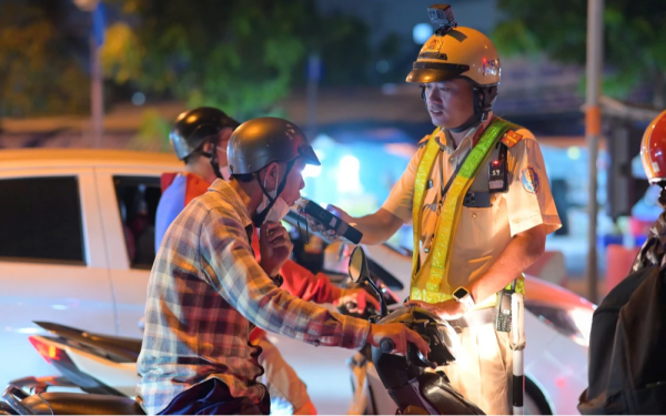 Năm 2026, người đi xe máy vi phạm nồng độ cồn 