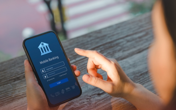 Chuyển nhầm 74 triệu đồng vào tài khoản Techcombank của người đàn ông SN 1988, nữ kế toán liên lạc chủ tài khoản nhưng không được: Công an lập tức xác minh