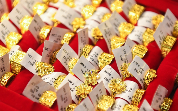 Giá vàng hôm nay 1/2/2026 rớt mạnh, vàng miếng SJC ‘bốc hơi’ 9 triệu đồng