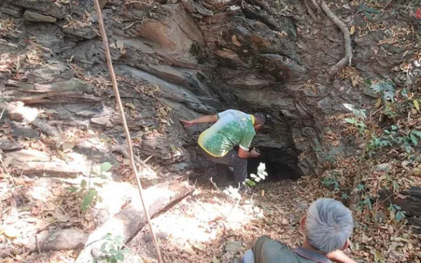 Gia súc liên tục mất tích, dân làng hoang mang kéo đi tìm con lươn 800 năm tuổi