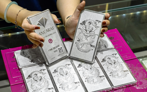 Giá bạc hôm nay 1/2/2026: Bạc thỏi lập đỉnh lịch sử rồi giảm sốc 36 triệu/kg