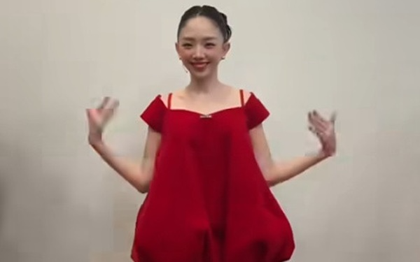 Tóc Tiên thông báo đã có tin vui