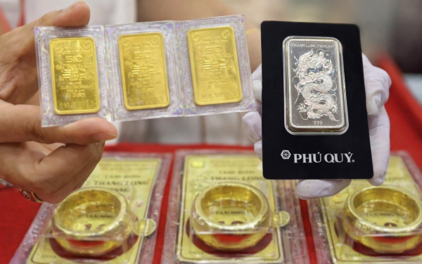 Giá vàng bạc tiếp đà giảm mạnh