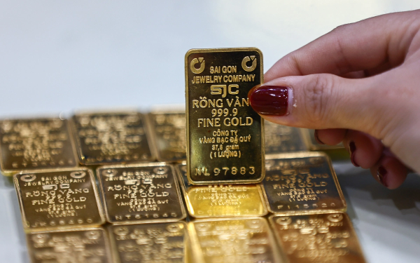 Giá vàng chưa ngừng rơi, đã mất mốc 170 triệu/lượng
