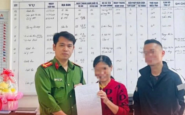 Chặn kịp thời người phụ nữ mang vàng trị giá 500 triệu đồng đi bán chuyển cho kẻ gian